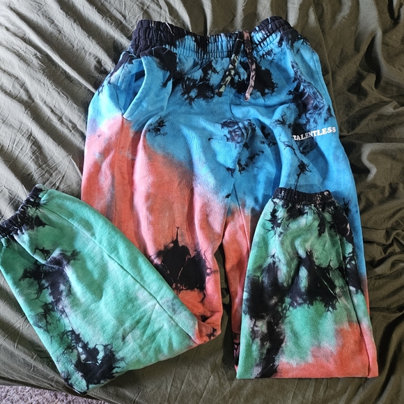 TALENTLESS Sweat Pants - Picture 7 of 7